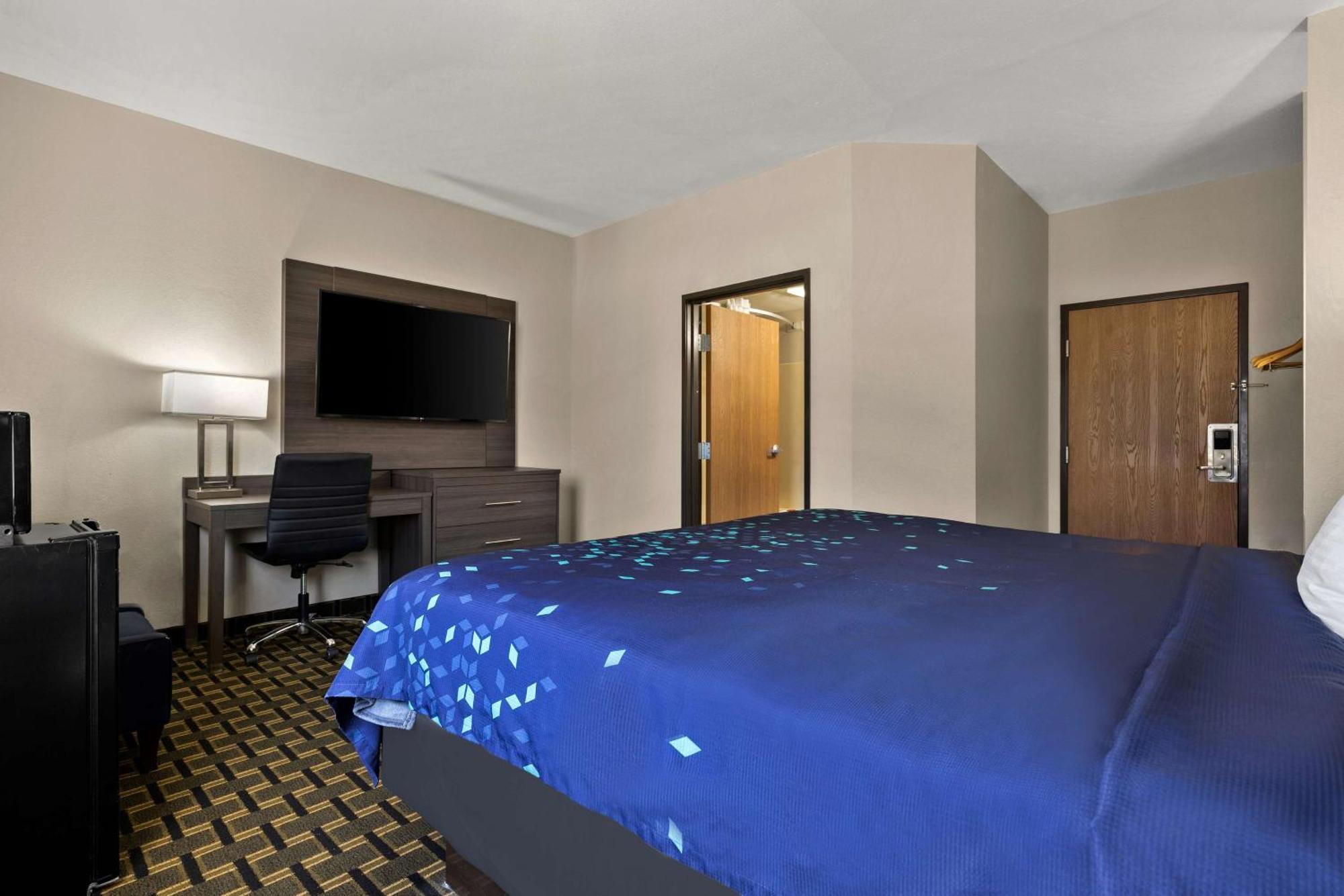Surestay Plus Hotel By Best Western Tulsa East Esterno foto
